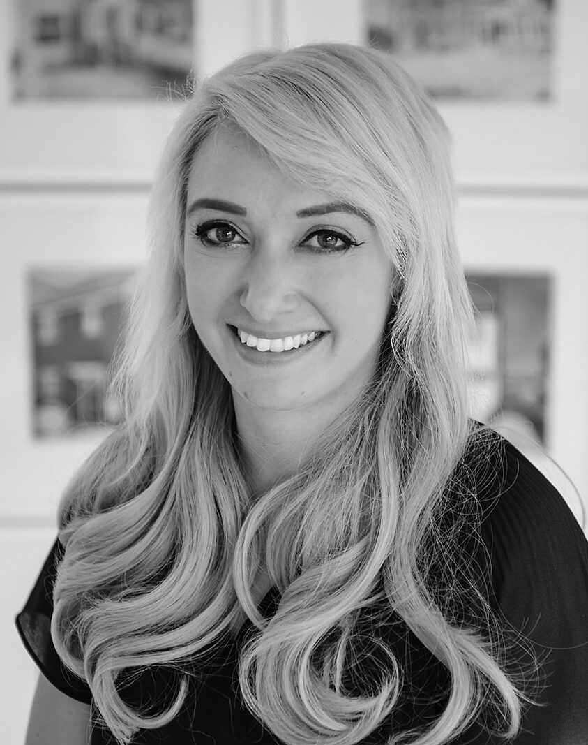 Emily Barrell Headshot