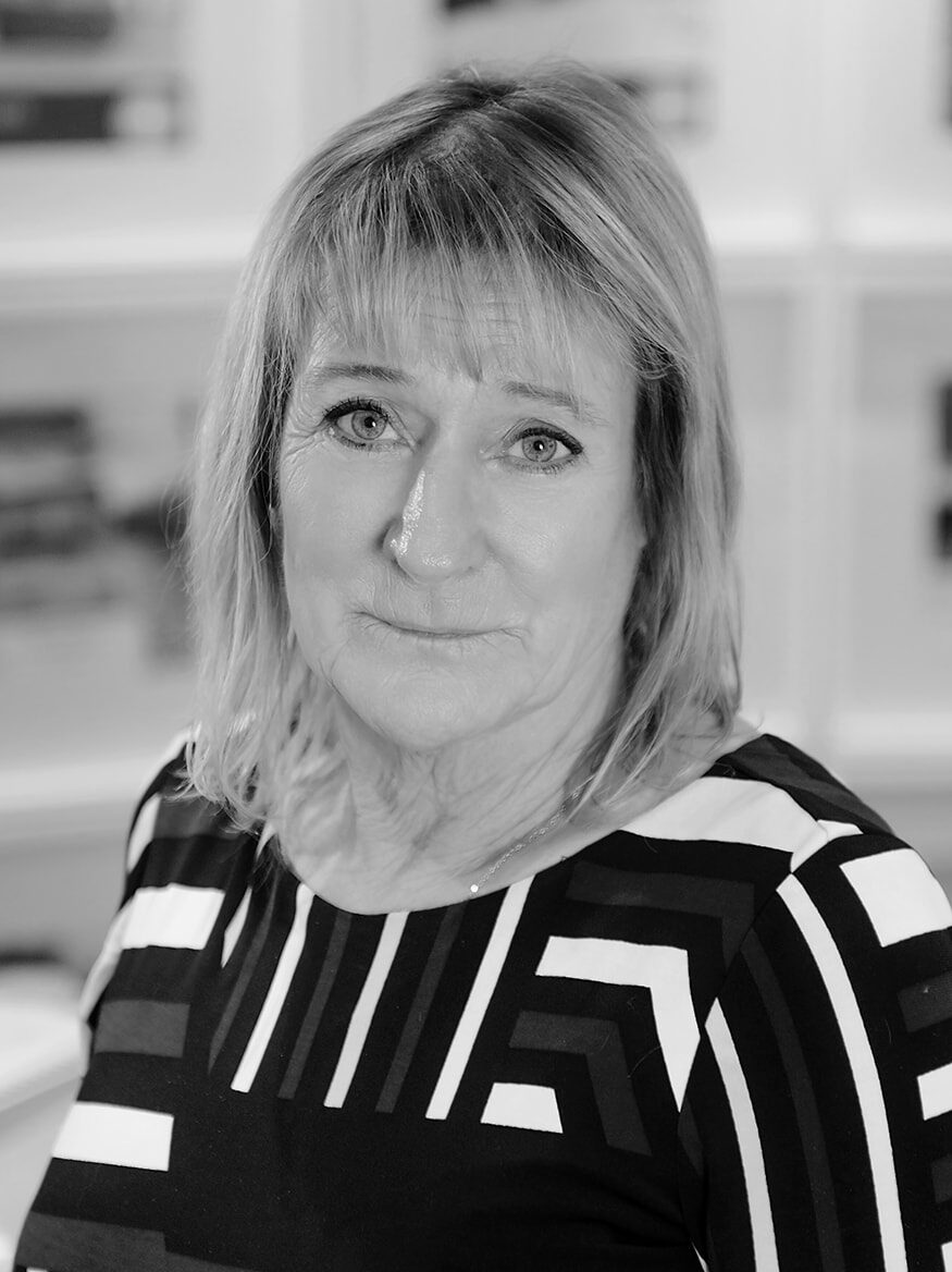 Debbie Oliver headshot